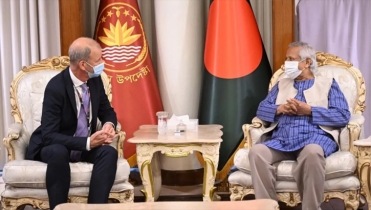 সাক্ষাতে প্রধান উপদেষ্টার প্রশংসায় বিশ্বব্যাংকের ভাইস প্রেসিডেন্ট